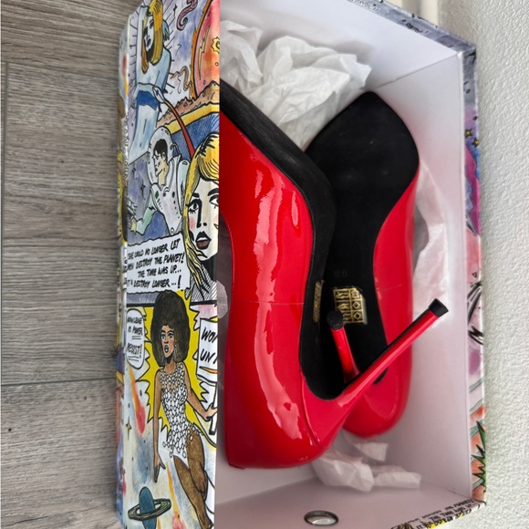 Jeffrey Campbell Glossy Red Heels - Picture 8 of 9